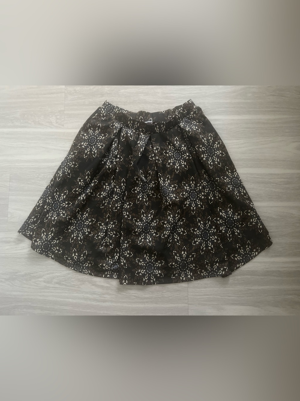 LuLaRoe Madison Skirt Large Black Brown Floral Medallion Pleated